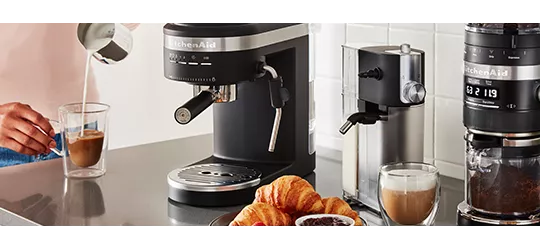 KitchenAid® Automatic Milk Frother Attachment - Matte Black – Whole Latte  Love