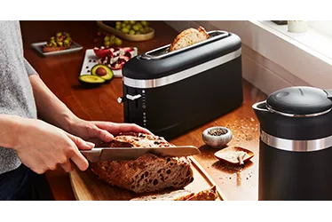 2 Slice Long Slot Toaster with High-Lift Lever Onyx Black