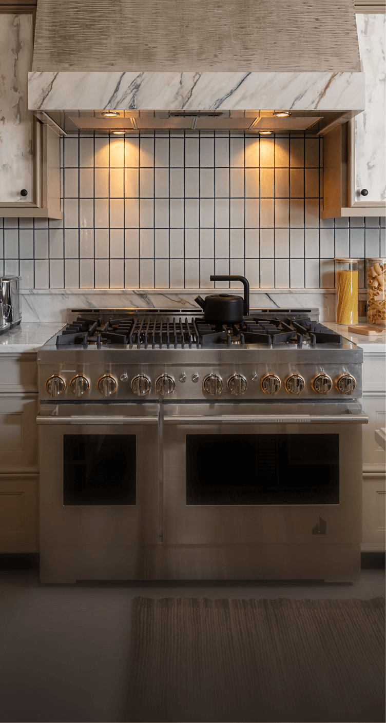 A RISE™ Professional-Style Range In a real kitchen.