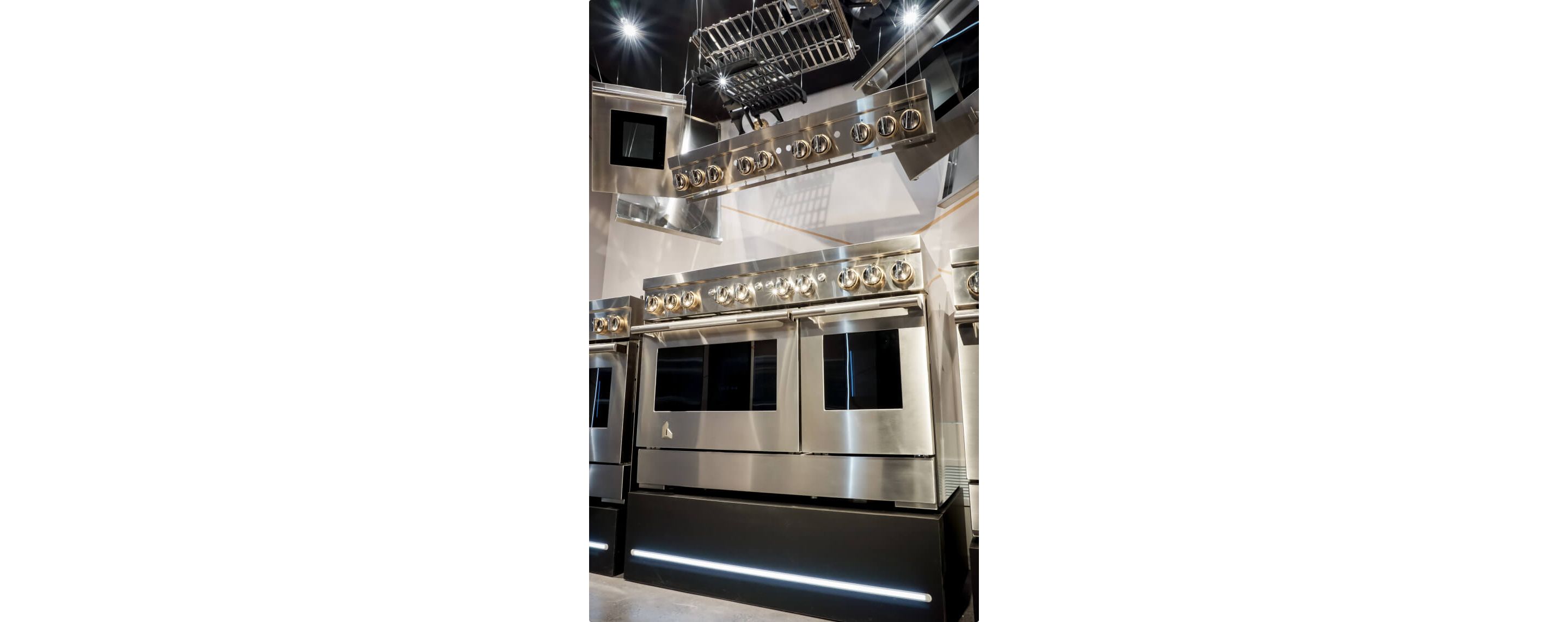 The RISE™ Design Expression display at a JennAir Experience Showroom.