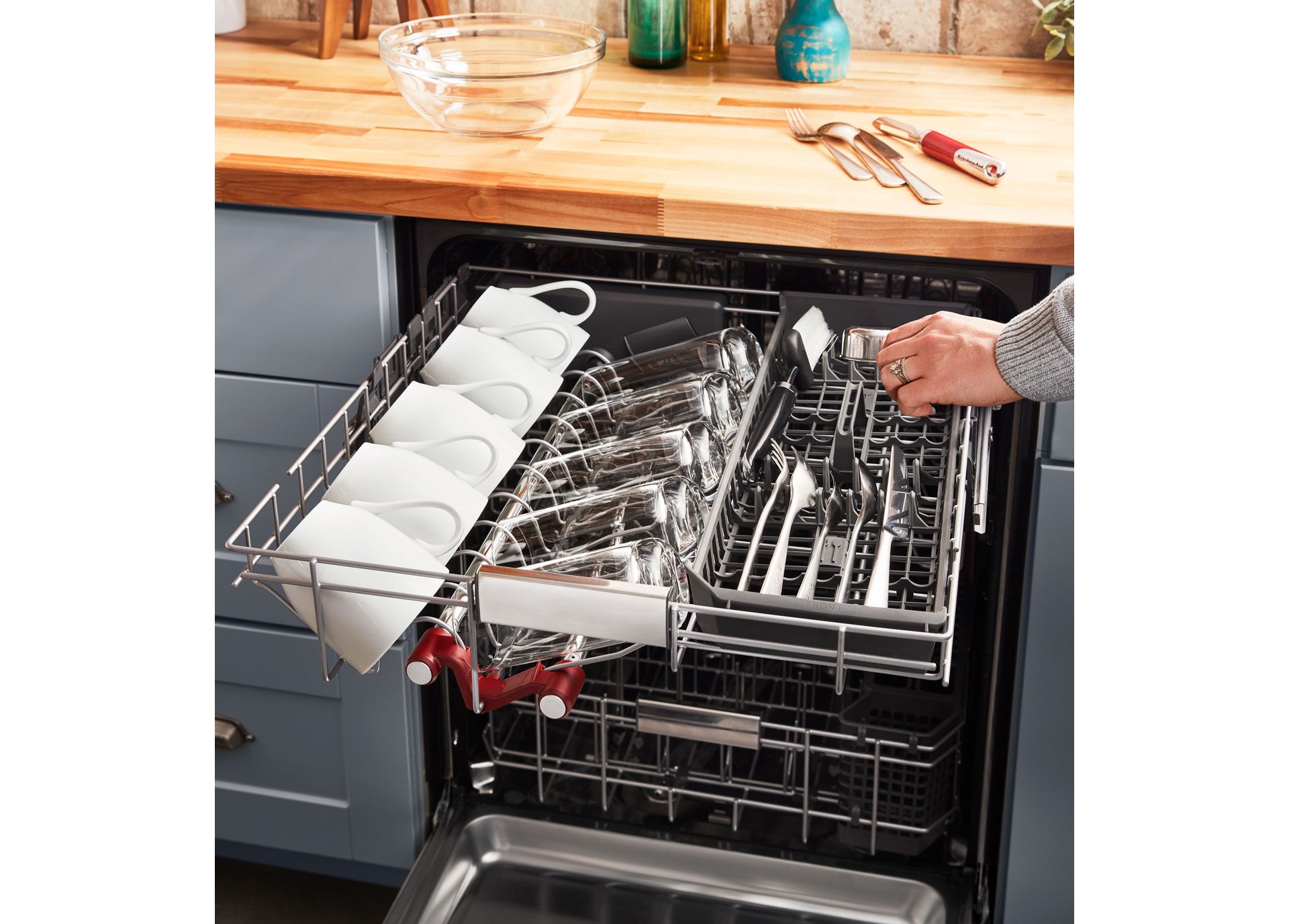 Как отмыть посудомоечную машину. Посудомоечная машина Dishwasher Drawers. Kitchenaid 3rd Rack Dishwasher. Whirlpool Dishwasher 3rd Rack.
