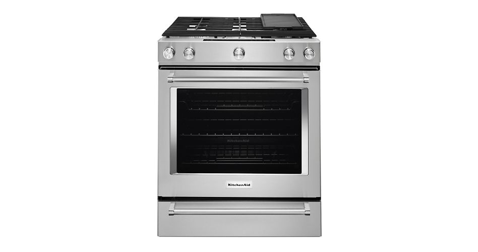 Une cuisinière en acier inoxydable KitchenAid