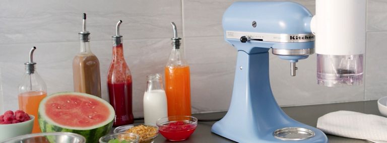 https://kitchenaid-h.assetsadobe.com/is/image/content/dam/business-unit/kitchenaid/en-ca/digital-assets/blog/2022/how-to-make-snow-cones/other.jpg?$ka-responsive$&wid=768