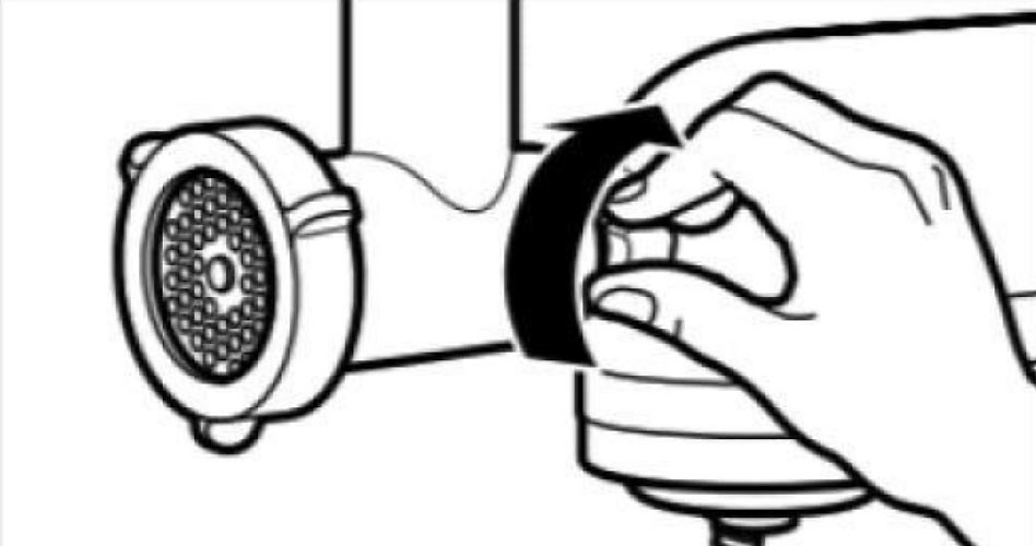 Un dessin montrant comment assembler un hachoir à viande. Il montre comment fixer l'accessoire au mélangeur en serrant la prise pour accessoire du mélangeur
