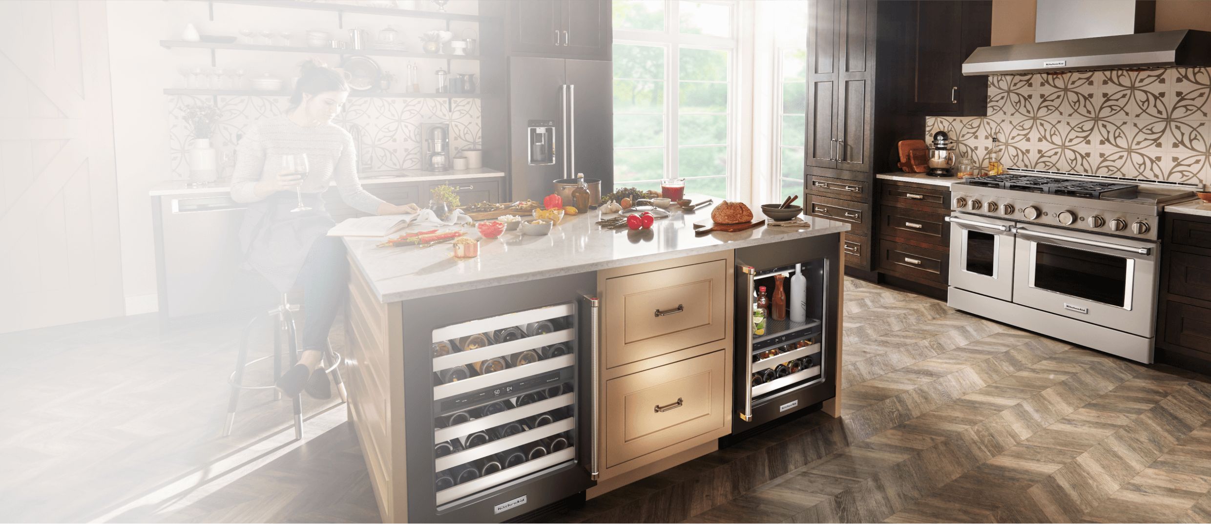 A bold, vibrant kitchen design filled with KitchenAid® appliances.