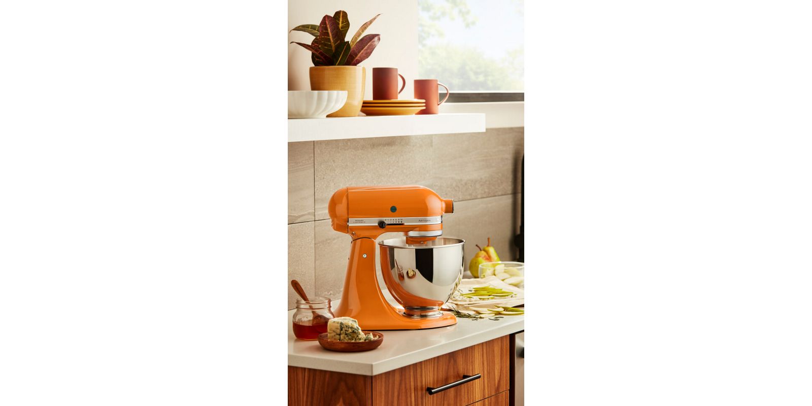 https://kitchenaid-h.assetsadobe.com/is/image/content/dam/business-unit/kitchenaid/en-us/digital-assets/pages/color-of-the-year/masonry-grid-modern--two-new.jpg?fit=constrain&fmt=jpg&hei=800&resMode=sharp2&utc=2021-02-19T20:31:34Z&wid=1600