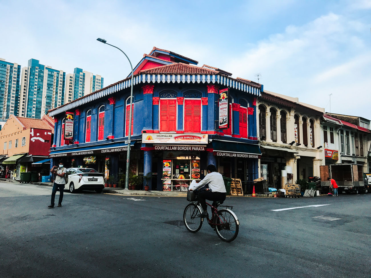 The storefronts of Little India.