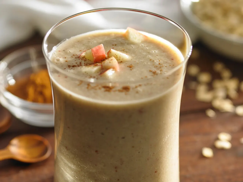 Apple pie and banana smoothie in a glass