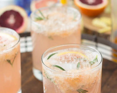 Glasses of sparkling grapefruit cocktails