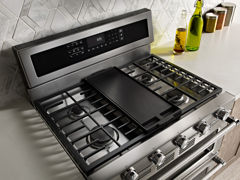 KitchenAid® gas range with griddle pan