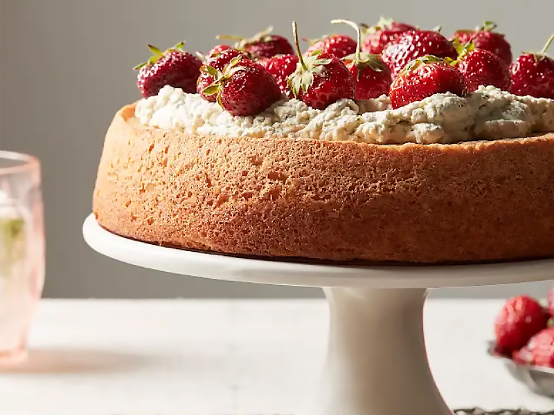 Chiffon cake with strawberries on top