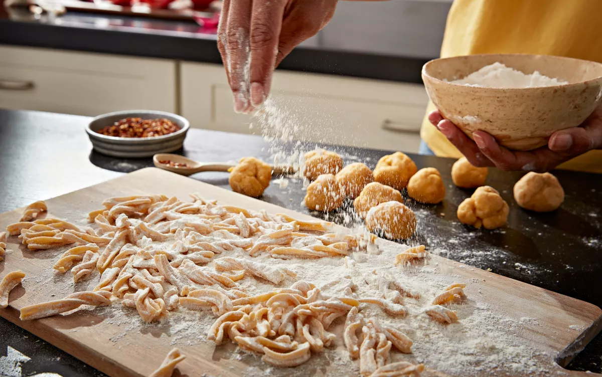 https://kitchenaid-h.assetsadobe.com/is/image/content/dam/business-unit/kitchenaid/en-us/marketing-content/site-assets/page-content/blog/how-to-make-homemade-pasta/how-to-make-homemade-pasta_Thumbnail.jpg?wid=1200&fmt=webp