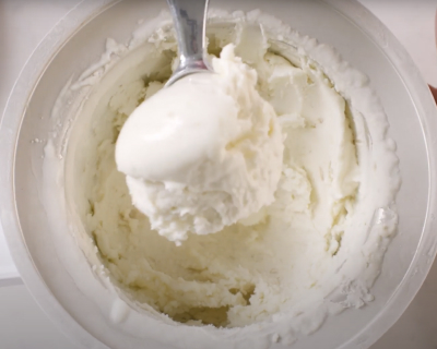 Close up of vanilla ice cream in bowl