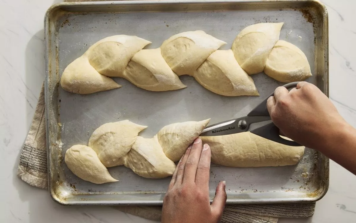 How to Score Bread Dough: Full Guide 