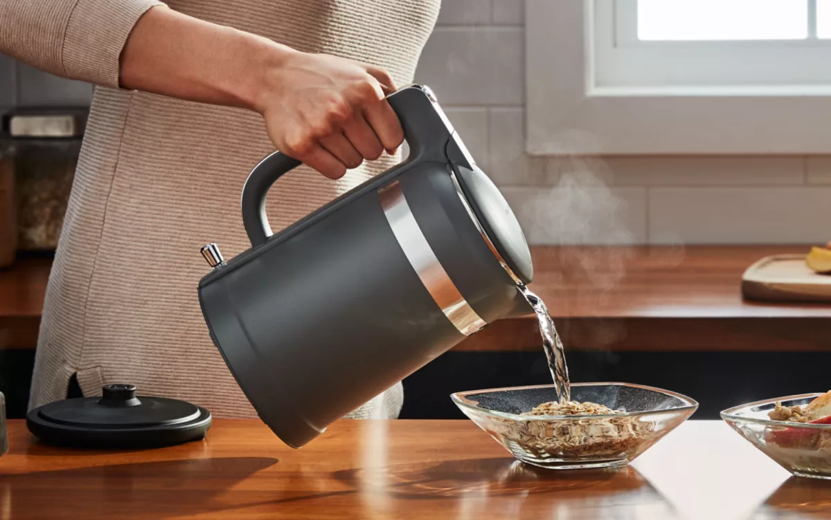 How to Use an Electric Kettle and What to Use it For