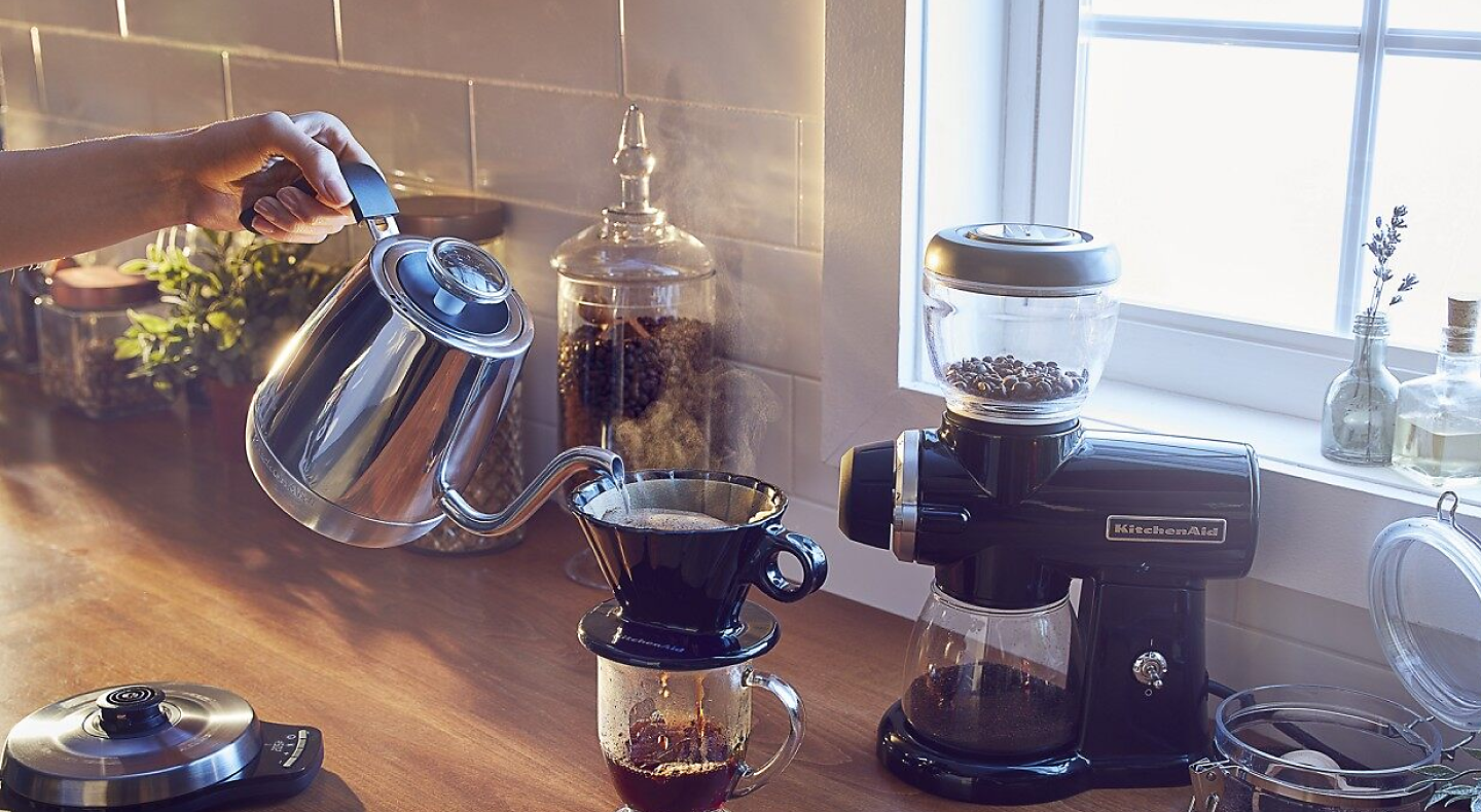 How to Use a Pour Over Coffee Maker (Best Recipe, Scale Optional)