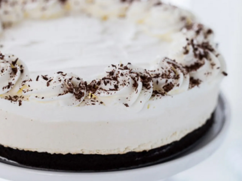 Irish cream cheesecake with chocolate crust