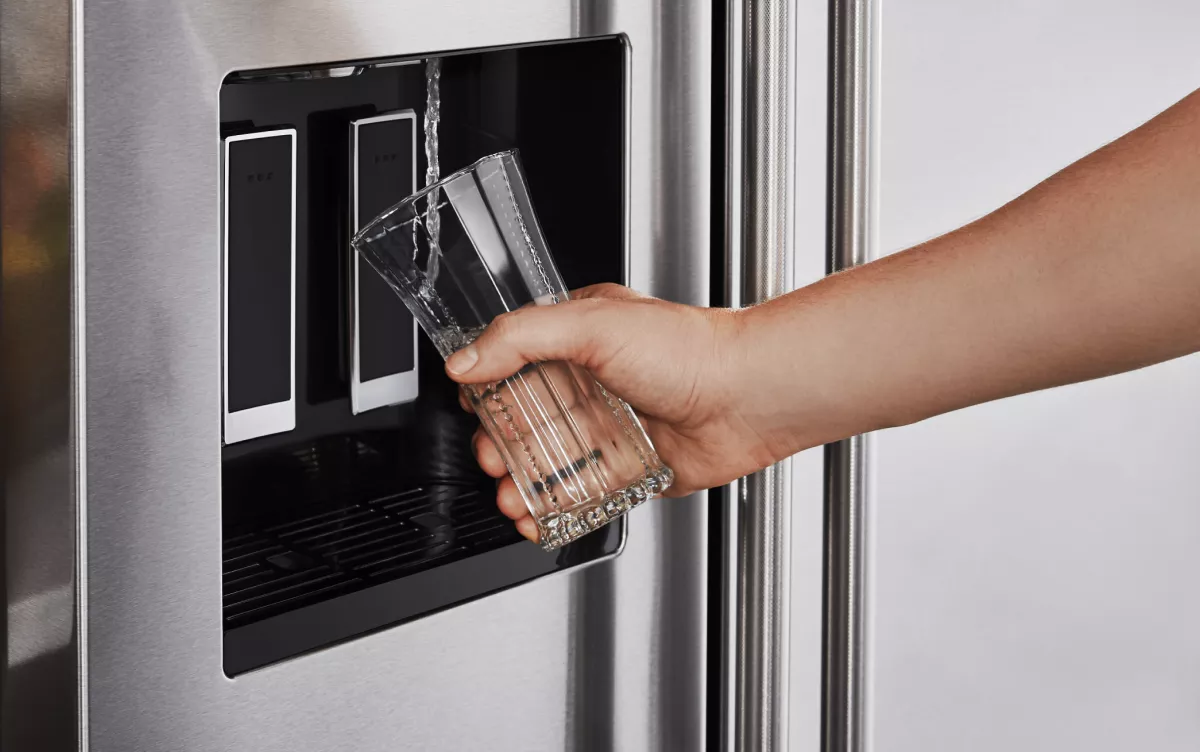 Replace the water filter in your Samsung refrigerator