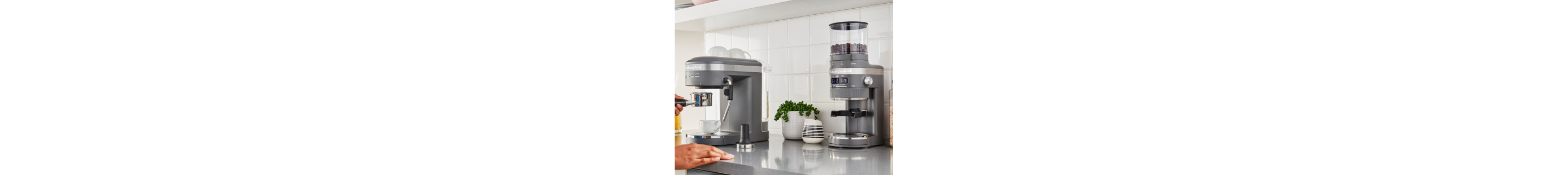 https://kitchenaid-h.assetsadobe.com/is/image/content/dam/business-unit/kitchenaid/en-us/marketing-content/site-assets/page-content/pinch-of-help/how-to-choose-a-coffee-grinder/Material%20and%20Durability.png?fit=constrain&fmt=png-alpha&wid=2875
