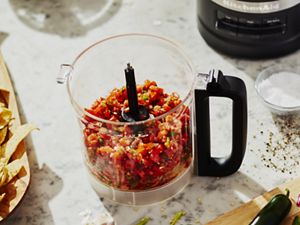 How to Chop, Dice, Slice and Mince Onions in a Food Processor KitchenAid