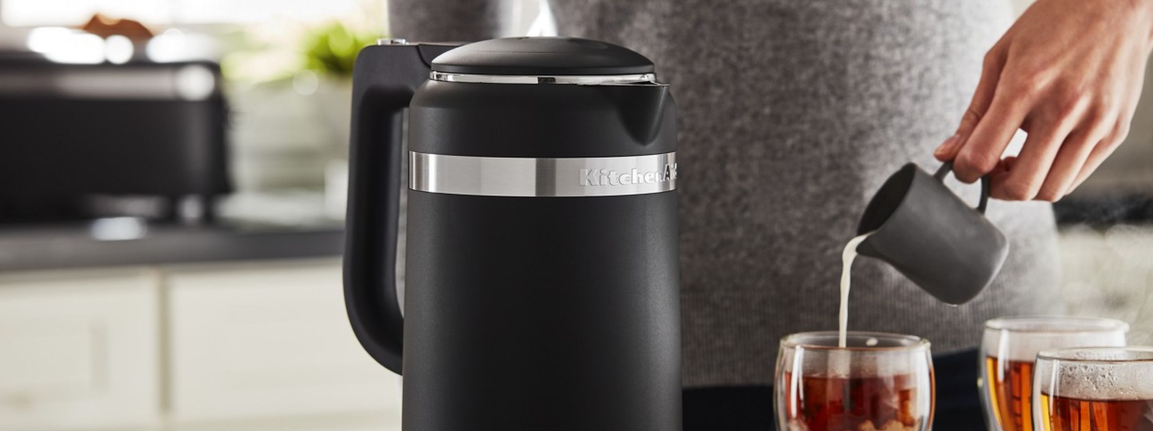 Making tea with a KitchenAid® electric kettle