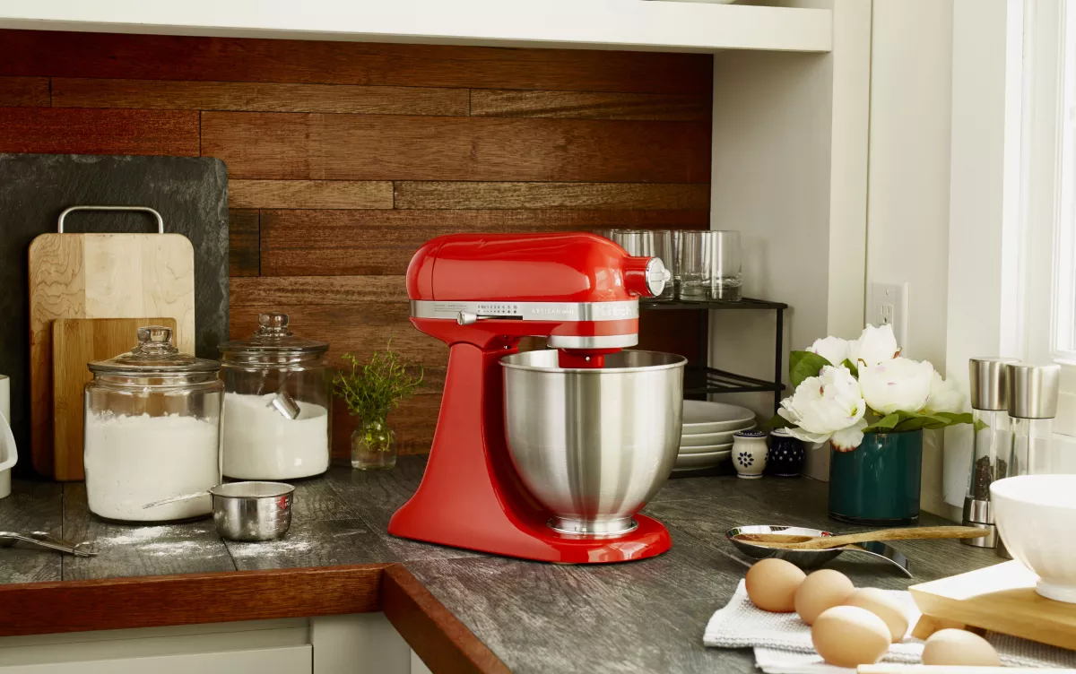https://kitchenaid-h.assetsadobe.com/is/image/content/dam/business-unit/kitchenaid/en-us/marketing-content/site-assets/page-content/pinch-of-help/how-to-make-bagels-in-a-stand-mixer/Thumbnail.jpg?wid=1200&fmt=webp