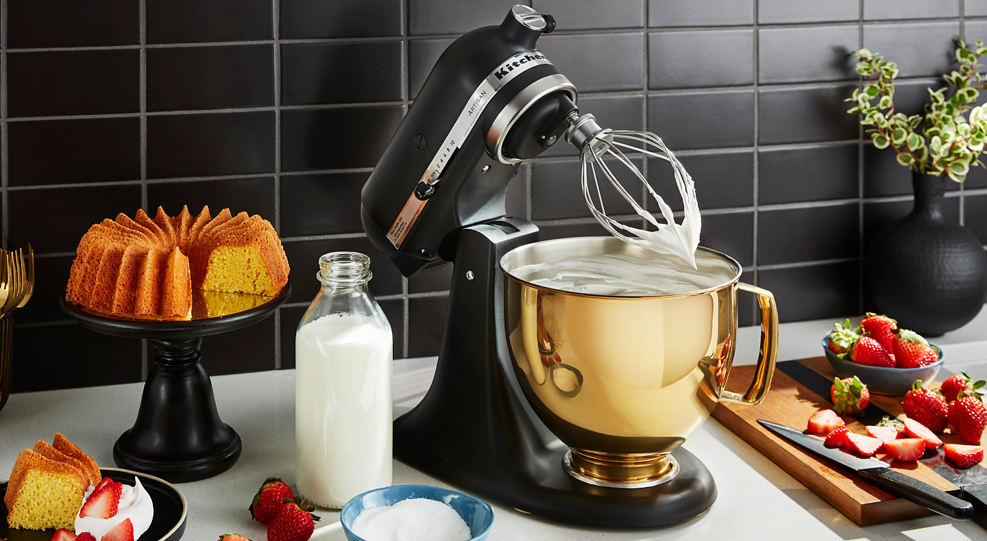 https://kitchenaid-h.assetsadobe.com/is/image/content/dam/business-unit/kitchenaid/en-us/marketing-content/site-assets/page-content/pinch-of-help/how-to-make-butter-in-a-stand-mixer/How-to-Make-Butter-1.jpg?fmt=png-alpha&qlt=85,0&resMode=sharp2&op_usm=1.75,0.3,2,0&scl=1&constrain=fit,1