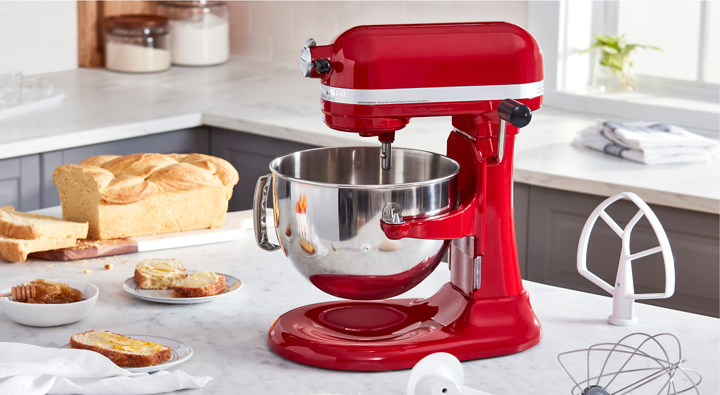https://kitchenaid-h.assetsadobe.com/is/image/content/dam/business-unit/kitchenaid/en-us/marketing-content/site-assets/page-content/pinch-of-help/how-to-make-butter-in-a-stand-mixer/How-to-Make-Butter-3.jpg?fmt=png-alpha&qlt=85,0&resMode=sharp2&op_usm=1.75,0.3,2,0&scl=1&constrain=fit,1