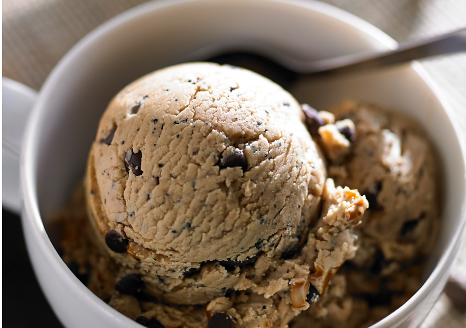 https://kitchenaid-h.assetsadobe.com/is/image/content/dam/business-unit/kitchenaid/en-us/marketing-content/site-assets/page-content/pinch-of-help/how-to-make-chocolate-ice-cream/how-to-make-chocolate-ice-cream_IMG3.jpg?fmt=png-alpha&qlt=85,0&resMode=sharp2&op_usm=1.75,0.3,2,0&scl=1&constrain=fit,1