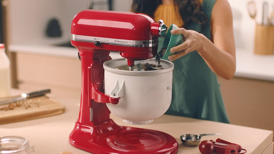 https://kitchenaid-h.assetsadobe.com/is/image/content/dam/business-unit/kitchenaid/en-us/marketing-content/site-assets/page-content/pinch-of-help/how-to-make-chocolate-ice-cream/how-to-make-chocolate-ice-cream_IMG5_v2.jpg?fmt=png-alpha&qlt=85,0&resMode=sharp2&op_usm=1.75,0.3,2,0&scl=1&constrain=fit,1