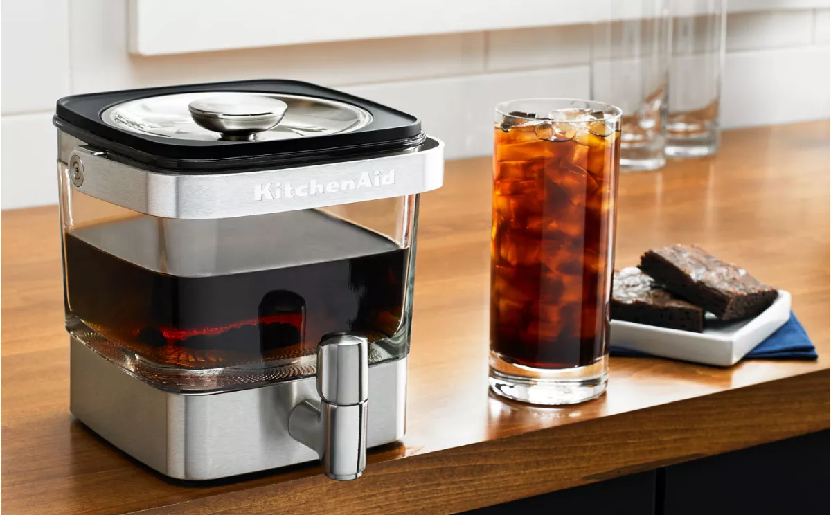 https://kitchenaid-h.assetsadobe.com/is/image/content/dam/business-unit/kitchenaid/en-us/marketing-content/site-assets/page-content/pinch-of-help/how-to-make-cold-brew-coffee/how-to-make-cold-brew-coffee-thumbnail.jpg?wid=1200&fmt=webp