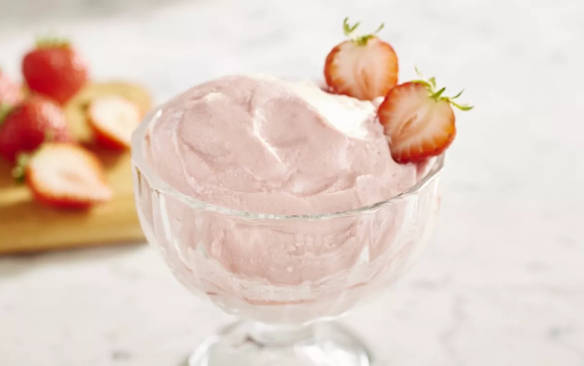 https://kitchenaid-h.assetsadobe.com/is/image/content/dam/business-unit/kitchenaid/en-us/marketing-content/site-assets/page-content/pinch-of-help/how-to-make-ice-cream-in-a-blender/how-to-make-ice-cream-in-a-blender_Thumbnail.png?wid=1200&fmt=webp