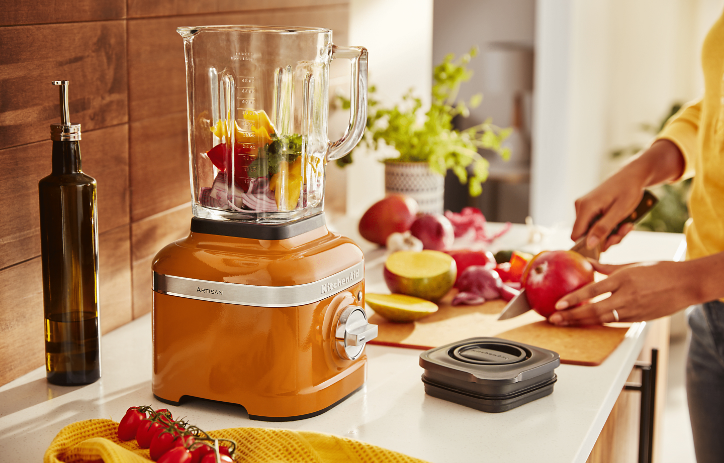 Make Soups, Smoothies, Sauces and More With a Blender That Cooks and Cleans  for You