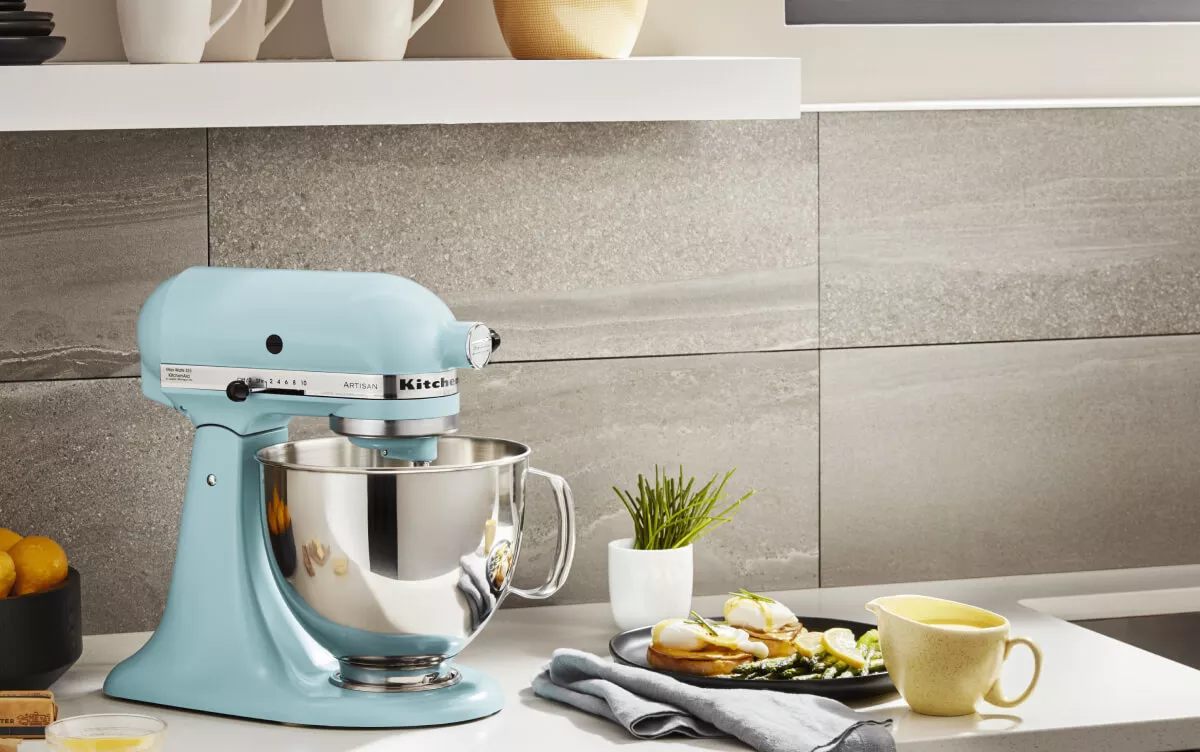 https://kitchenaid-h.assetsadobe.com/is/image/content/dam/business-unit/kitchenaid/en-us/marketing-content/site-assets/page-content/pinch-of-help/how-to-shred-chicken-in-a-stand-mixer-opti/shred-chicken-Thumbnail.jpg?wid=1200&fmt=webp