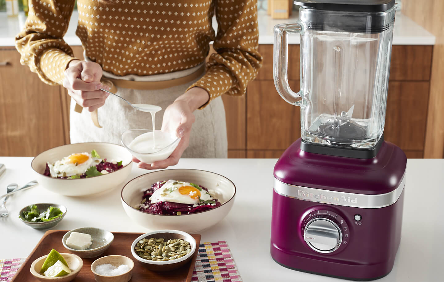 https://kitchenaid-h.assetsadobe.com/is/image/content/dam/business-unit/kitchenaid/en-us/marketing-content/site-assets/page-content/pinch-of-help/how-to-shred-chicken-in-a-stand-mixer-opti/shred-chicken-img3.jpg?fmt=png-alpha&qlt=85,0&resMode=sharp2&op_usm=1.75,0.3,2,0&scl=1&constrain=fit,1