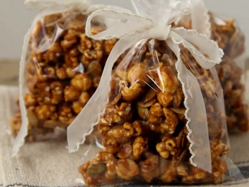 Individually wrapped gift bags of pumpkin spice caramel corn