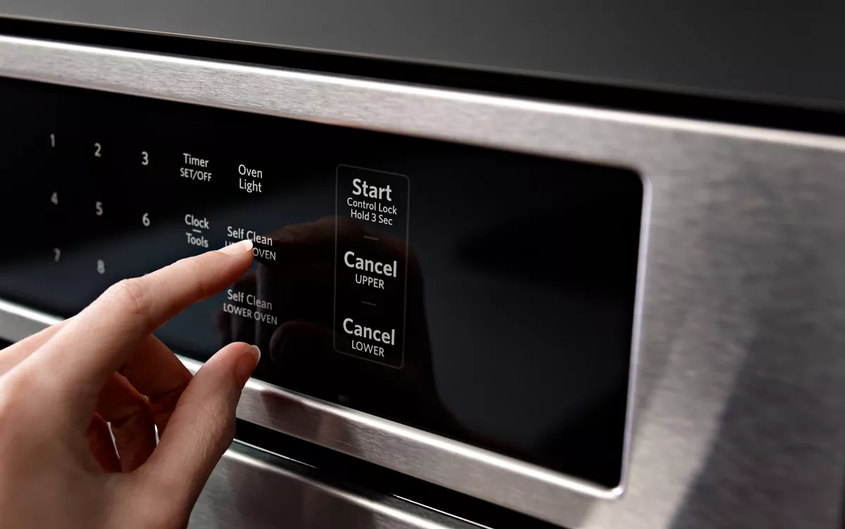 How to use the Steam Cleaning feature to clean your Oven