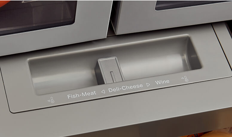 The controls and settings on the FreshChill™ Temperature Controlled Drawer.