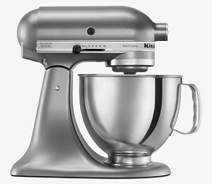 Una batidora KitchenAid color gris metalico con un bowl metalico.