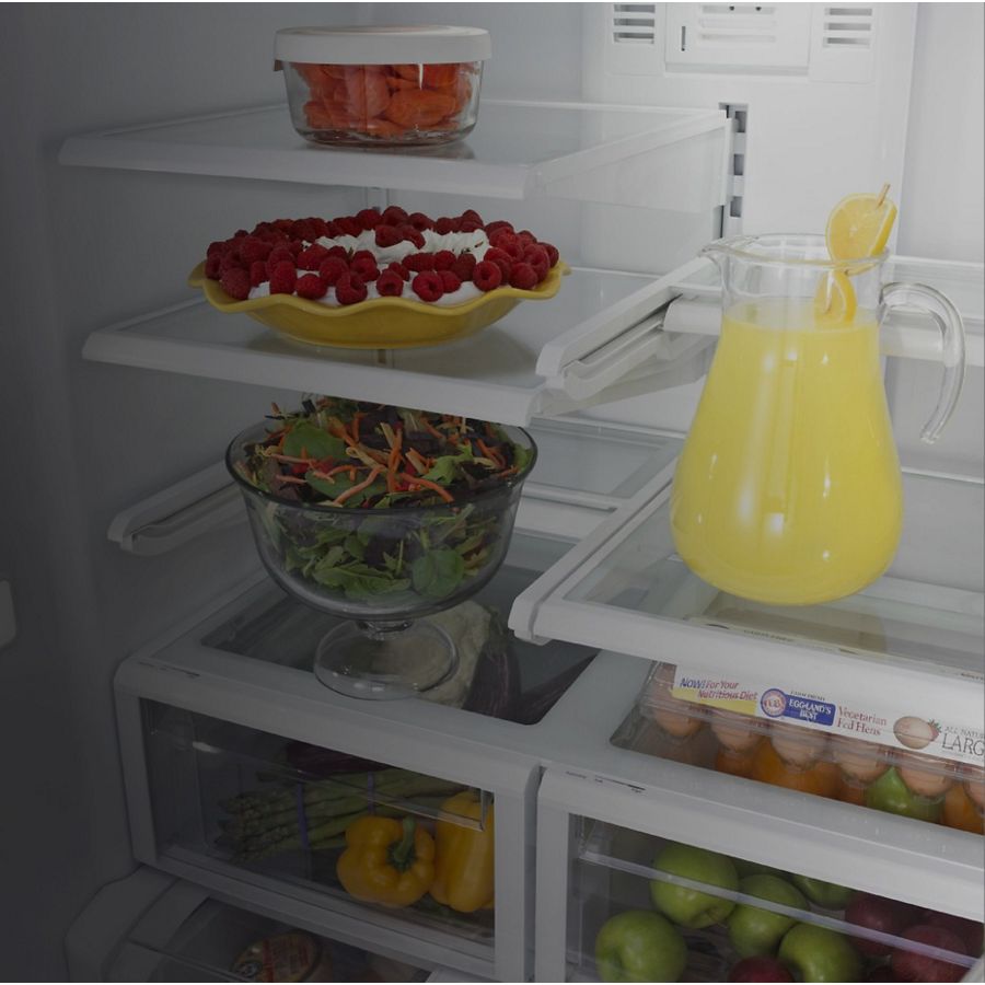开放的Mayta新利18app官网版下载g®冰箱，里面有食物。