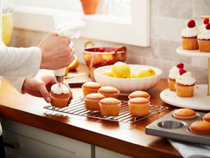 Key Differences between Frosting, Icing and Glaze KitchenAid