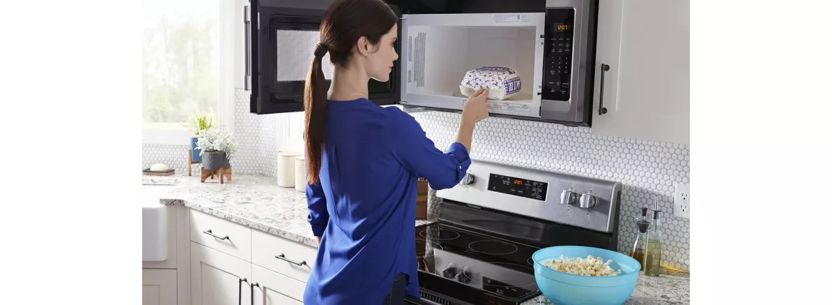 https://kitchenaid-h.assetsadobe.com/is/image/content/dam/business-unit/maytag/en-us/marketing-content/site-assets/page-content/oc-articles/how-to-get-the-burnt-smell-out-of-your-microwave---and-your-home/burnt-smell-microwave-OC.jpg?wid=1200&fmt=webp