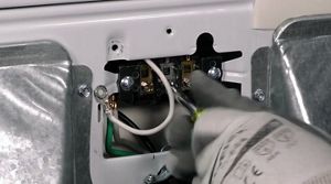 Washer outlet dryer plug