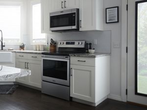 What Is a Good Wattage for a Microwave? Maytag