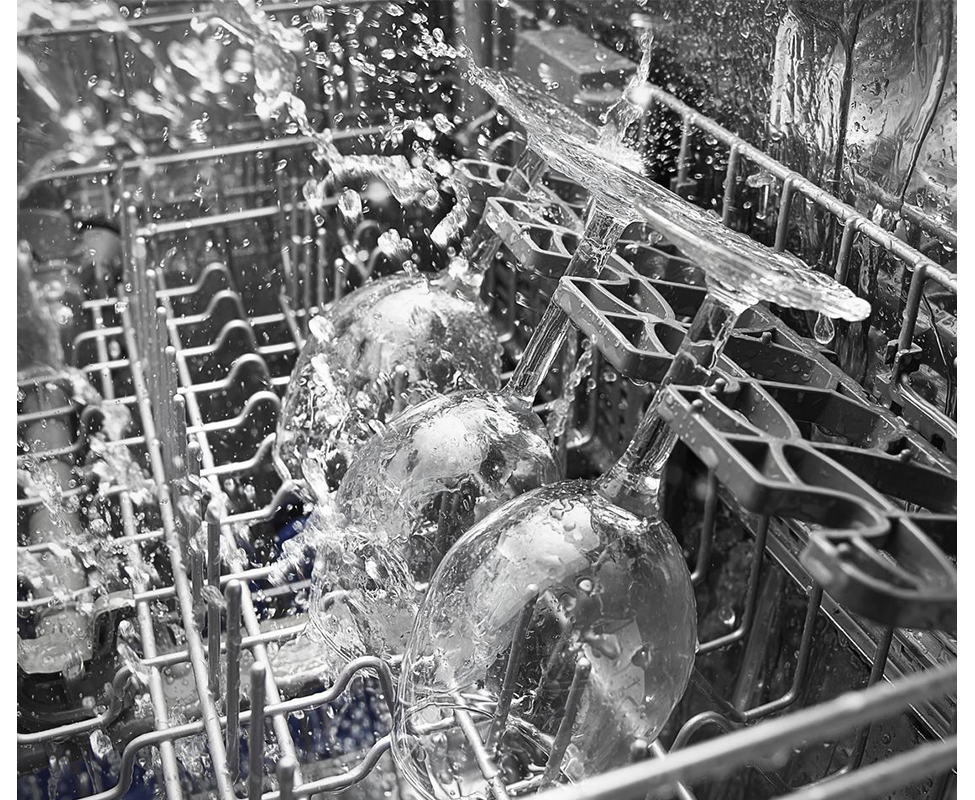 Remove the dishwasher filter.