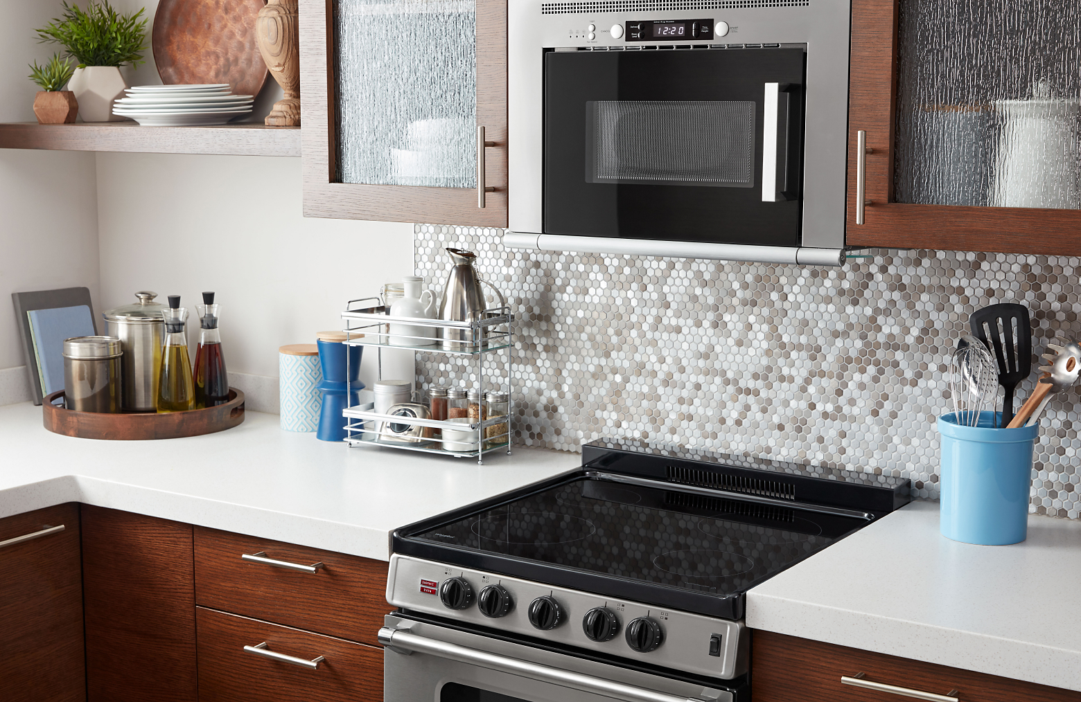 Small Appliance Trends - Spicing Up Kitchens with Color & Style   Countertop microwave, Countertop microwave oven, Small microwave