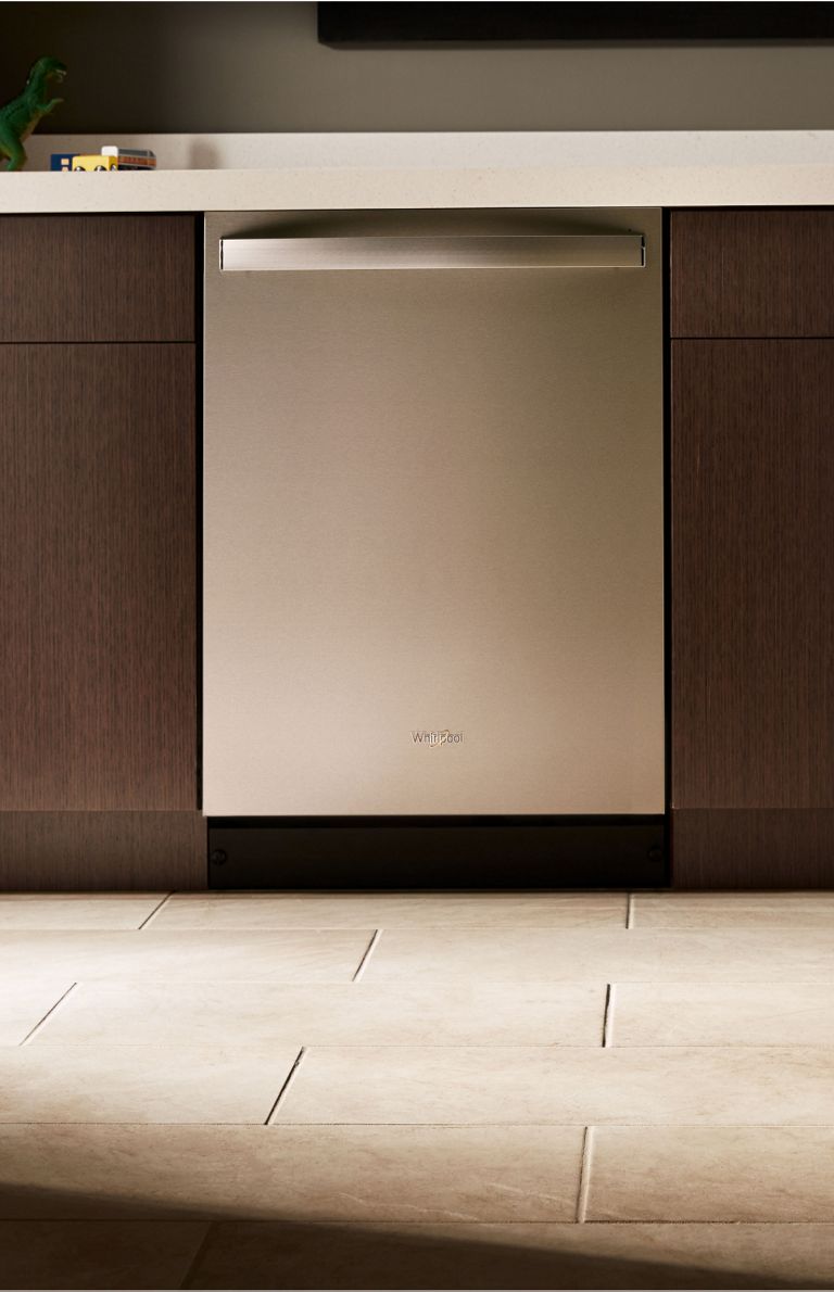 Explorez les lave-vaisselle Whirlpool à commandes dissimulées et cuve en acier inoxydable