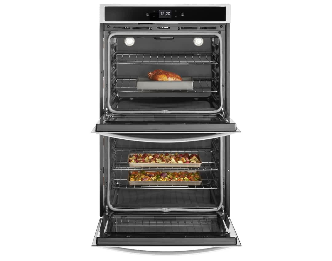 A Whirlpool® Standard Smart Double Wall Oven