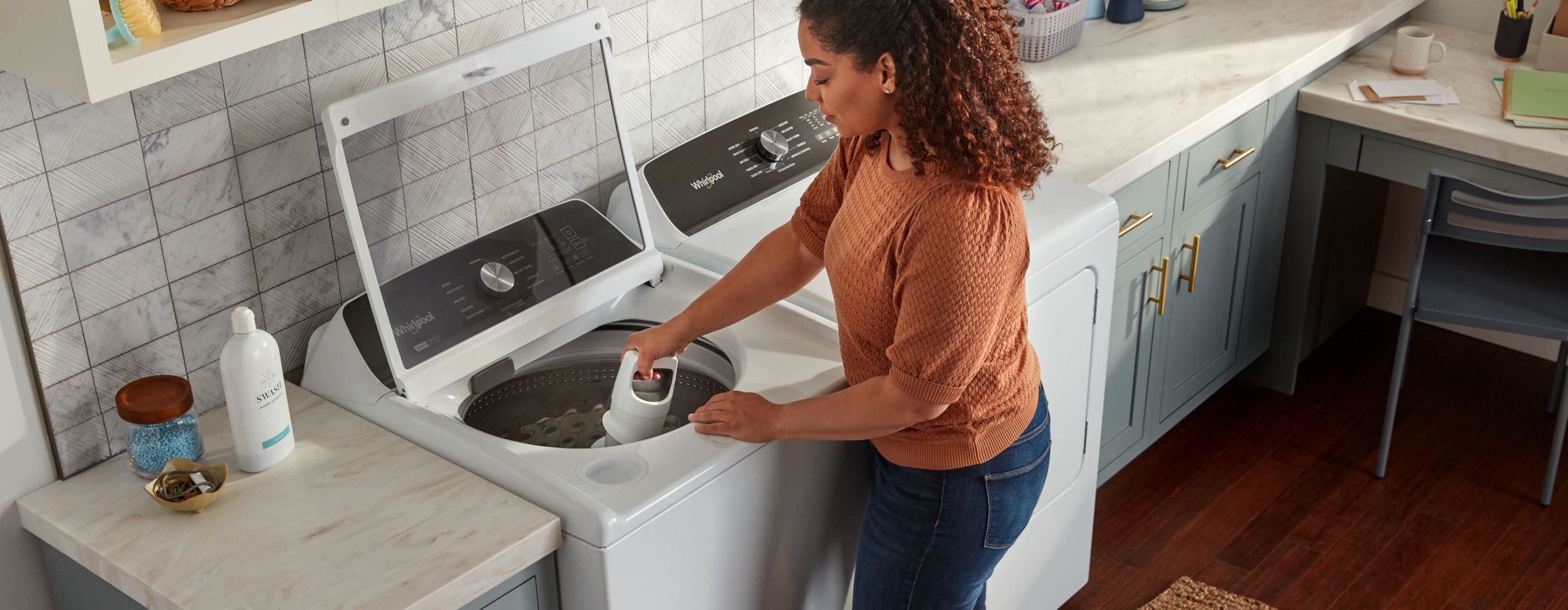A Whirlpool® Washing Machine featuring the 2 in 1 Removable Agitator