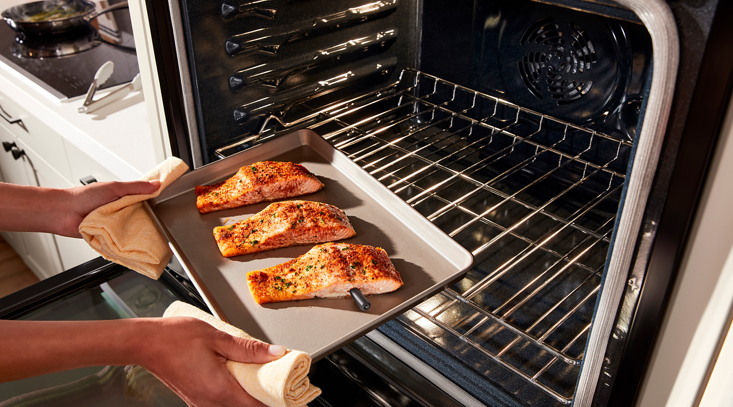 Oven Rack Placement: How to Use Oven Racks | Whirlpool